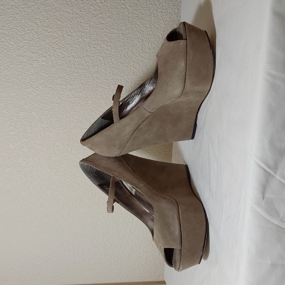 Steve Madden Taupe Suede Platform Wedge Peep Toes